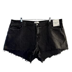 NWT Abercrombie Curve Love High Rise Mom Short Plus Size 36/22